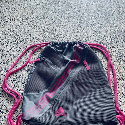 adidas grey/pink drawstring bag, used once in PERFECT CONDITION