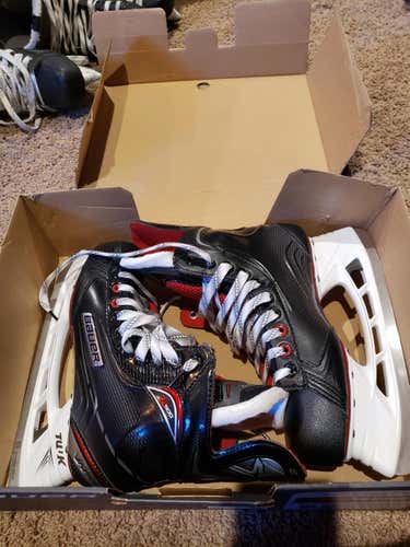 New Bauer Vapor X500 Hockey Skates Senior Size 8D