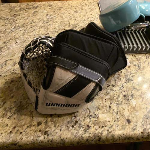 Ritual G4 Goalie Glove Regular Senior