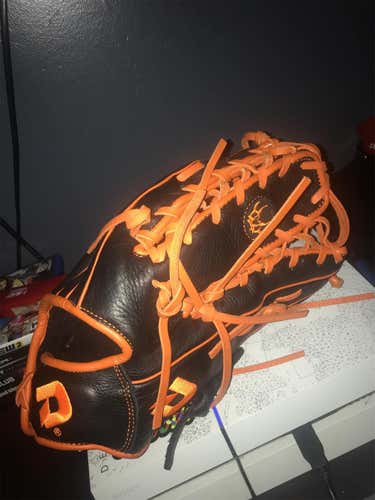 New Insane Baseball Glove Brand New