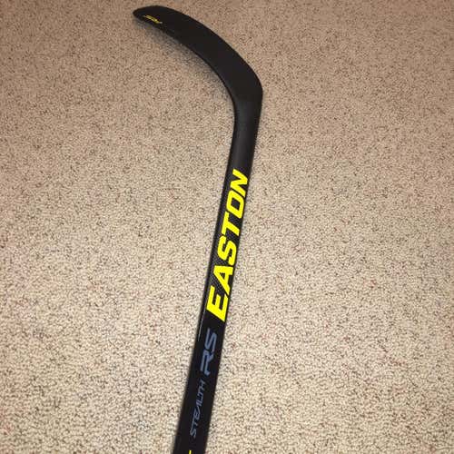 New Stealth RS Stick Hockey Stick Righty Heel Intermediate
