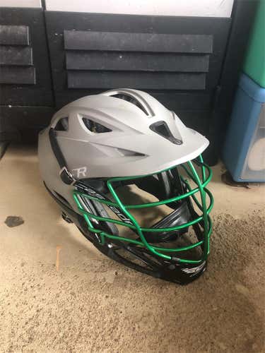 R Helmet Adult