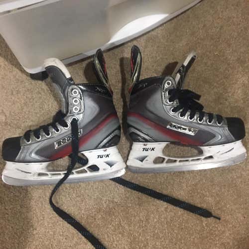 Vapor X7.0 Hockey Skates Junior Size 4