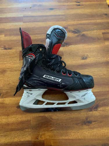 Bauer Vapor X800 Hockey Skates Junior  Size 3.5 ( The Step Steel Blades Are Worth 100$