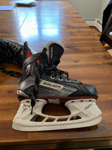 Vapor X800 Hockey Skates  Size 1.5
