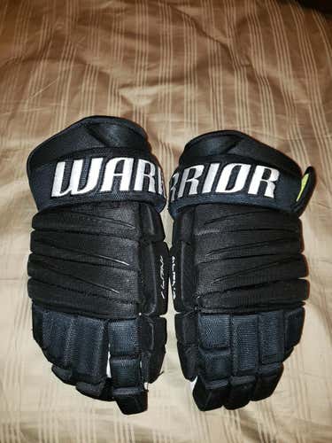 Warrior Alpha QX Pro Gloves Senior Pro Stock