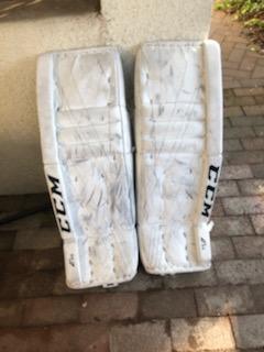 CCM Extreme Flex E3.5 Goalie Leg Pads Intermediate