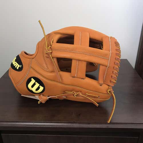 NWOT Wilson A2000 EL3