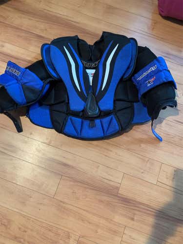 V7 XF Int Goalie Chest Protector Intermediate