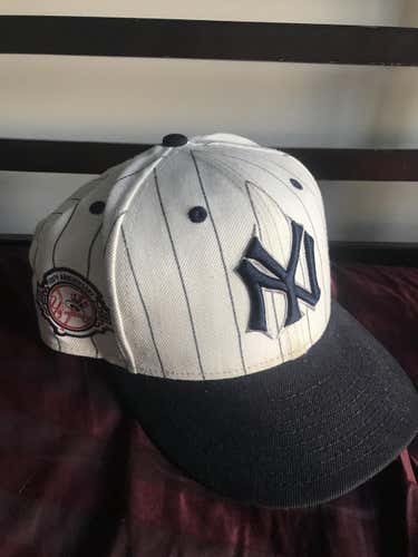NY Yankees New Era Hat (7 3/8)
