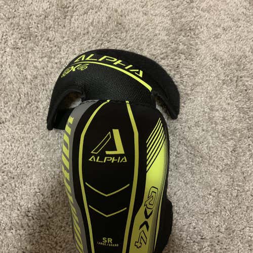New Alpha QX4 Elbow Pads Senior