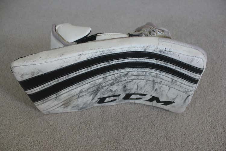 CCM Extreme Flex Pro Blocker Regular