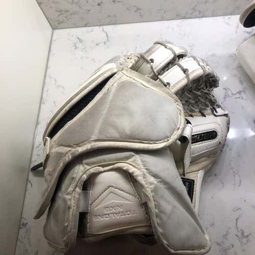 TotalOne NXG Goalie Glove,  Regular Senior