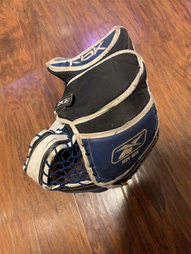 6k Goalie Glove Regular Senior