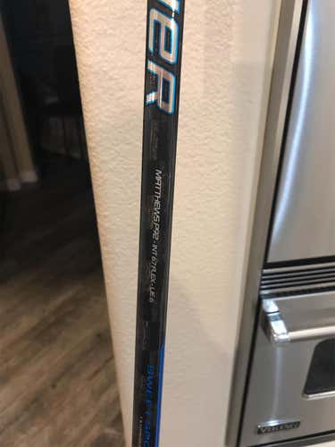 Nexus 1N Hockey Stick Righty Mid Intermediate