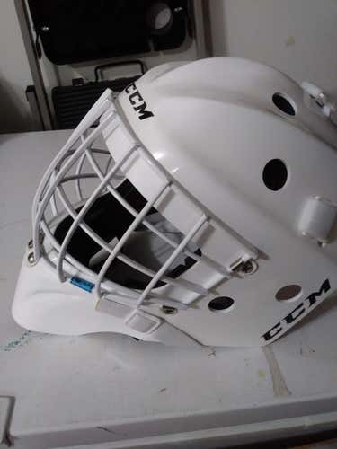 New CCM 9000 Goalie Mask Senior