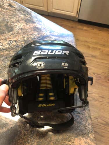 Medium Bauer Black Re-Akt
