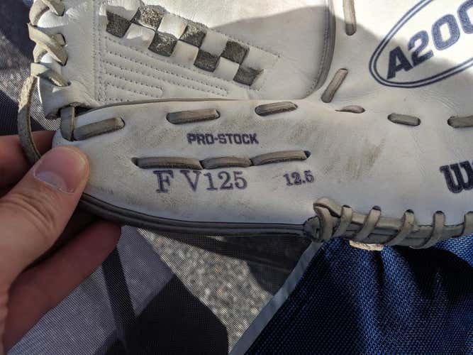 Wilson A2000 Softball Glove Adult