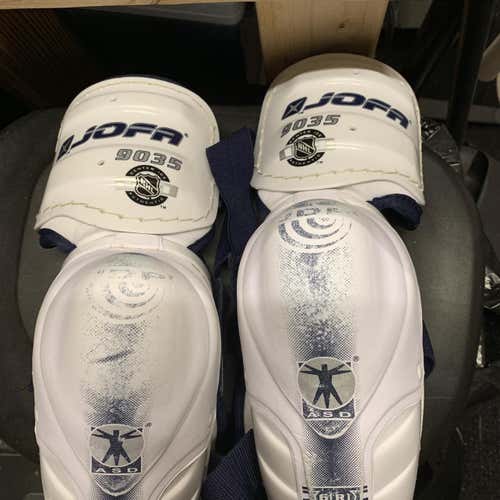 9035 Elbow Pads Senior Pro Stock