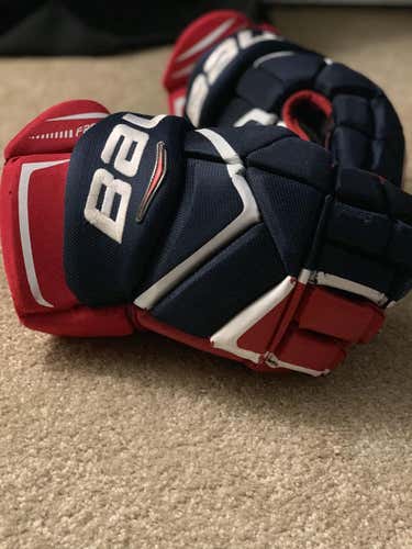 15” Bauer Vapor x900 Gloves - Navy/Red