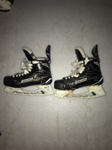 Supreme 1S Hockey Skates Senior  Size 7