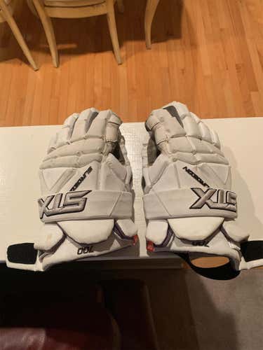 STX Surgeon 700 Lacrosse Gloves