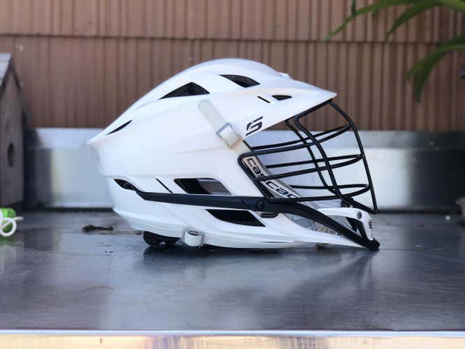 White Cascade S Helmet Adult (GREAT CONDITION)