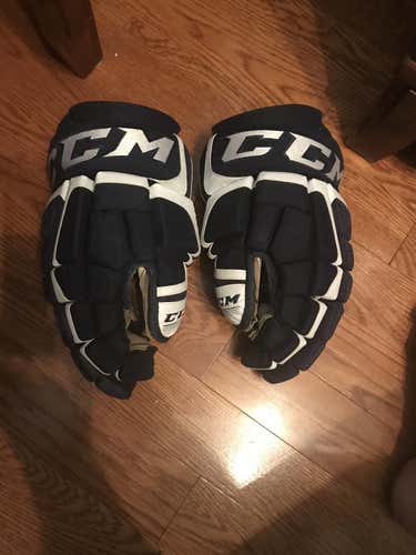 CCM U+ 12 Gloves Senior