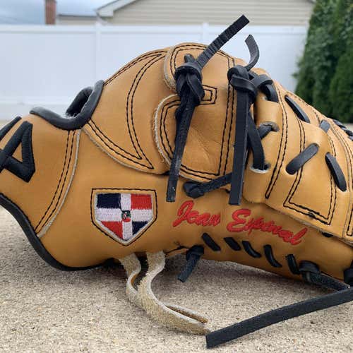 New Signiture Series Baseball Glove