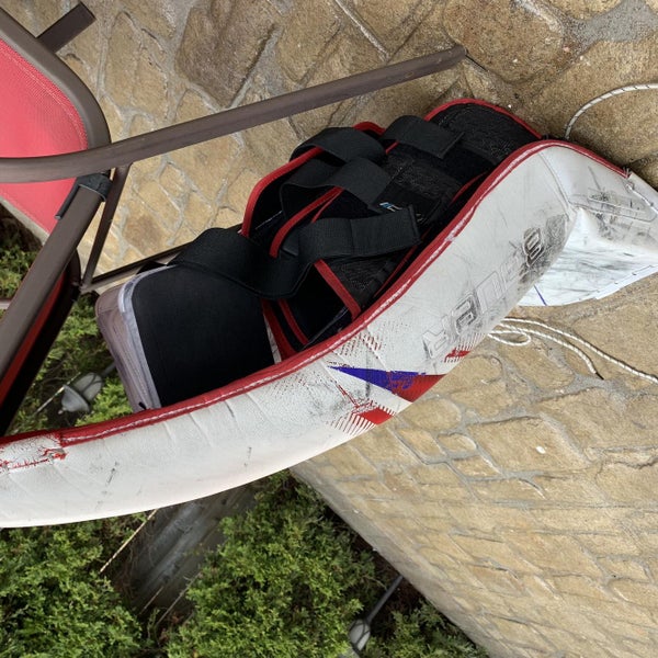 Supreme 2S Pro Goalie Leg Pads Senior Pro Stock