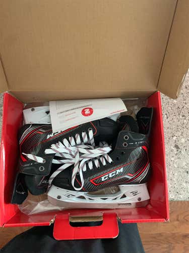New JetSpeed Xtra Hockey Skates Junior Size 5.5