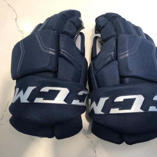 New CCM HGQL  PP Pro Stock Gloves Winnipeg Jets Organization (G101)