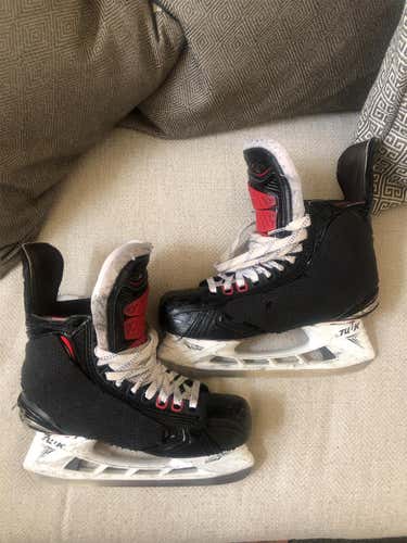 Vapor APX2 Hockey Skates Senior Pro Stock Size 7