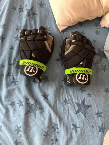 ( Best Offer Gets It)LIKE NEW RARE true Lacrosse Nemesis Pro Goalie Gloves