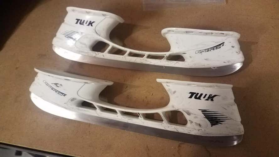 BAUER lightspeed 2 holders and stainless runners