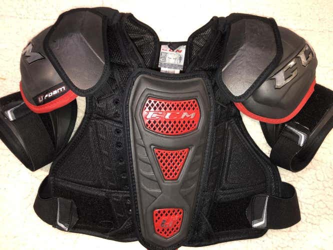 CCM U+ Crazy Light Shoulder Pads Junior