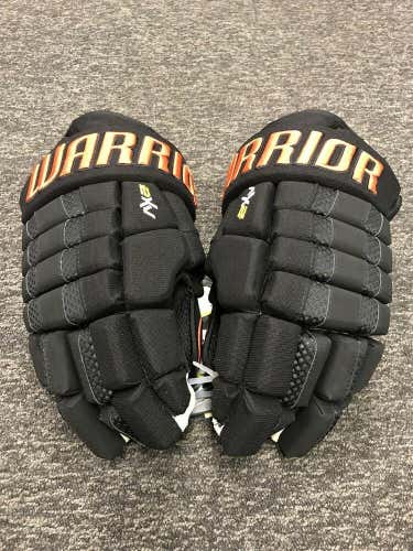 Warrior Dynasty AX2 Senior Hockey Gloves