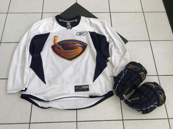 Atlanta Thrashers Practice Jersey & Gloves