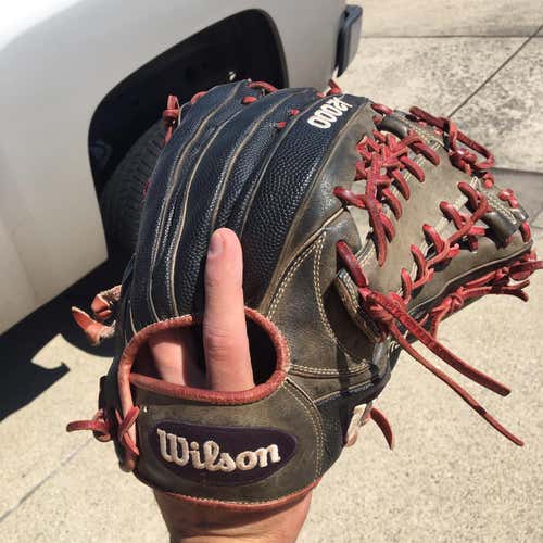 A2000 Baseball Glove Adult