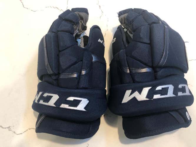 CCM HG12 Gloves Senior Pro Stock Winnipeg Jets (G121)