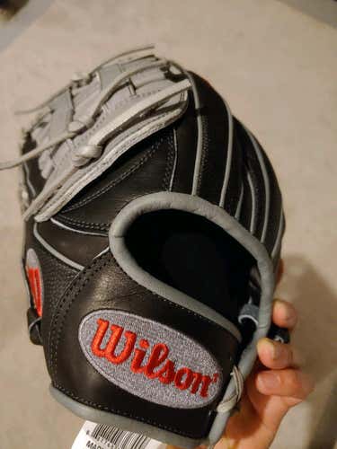 BNWT Wilson A2000 SuperSkin Glove 13.5" - LHT