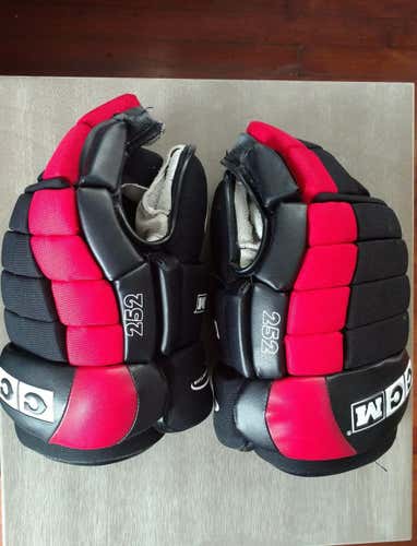 CCM 252 Gloves Senior