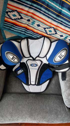 Easton Shoulder Pads Senior