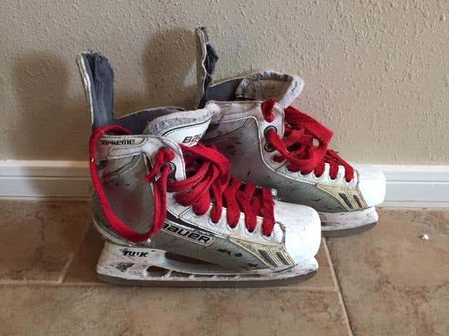 Hockey Skates Junior Size 4.5 White Supreme One.6