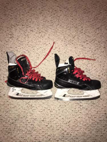 Supreme MX3 Hockey Skates Youth Size 3.5