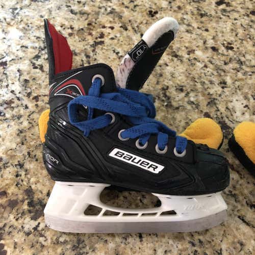 Vapor X300 Hockey Skates Youth Size 10