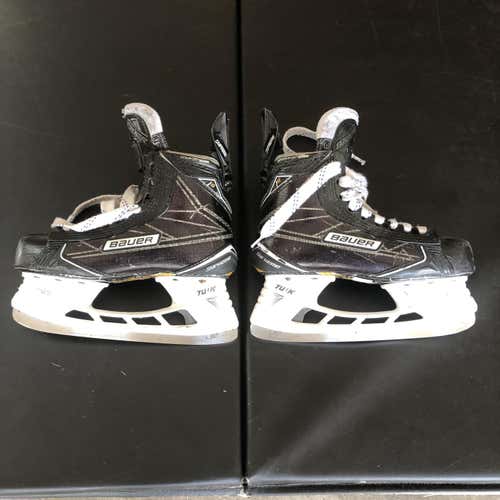 Supreme 1S Hockey Skates Junior Size 3.5