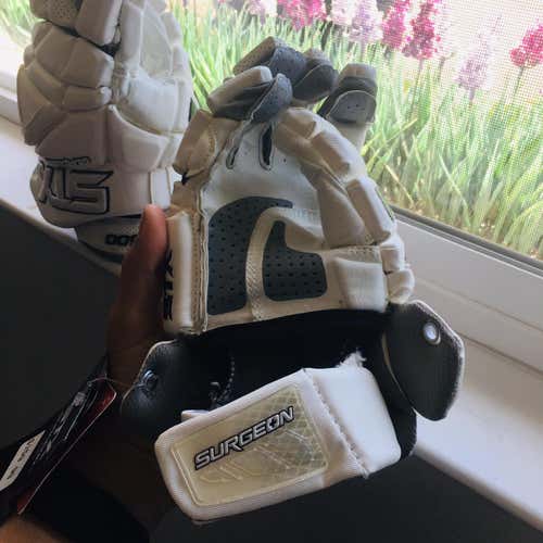 New Surgeon 500 Lacrosse Gloves