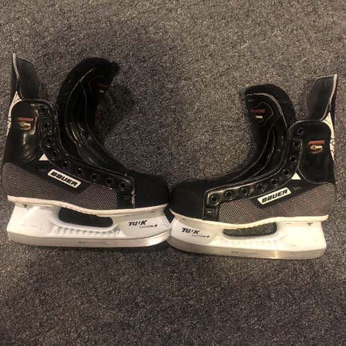 Supreme 3000 Hockey Skates Youth Size 3.5