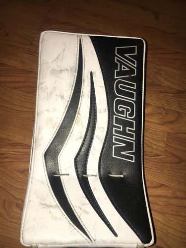 Vaughn  v7 xr Goalie Gloves & Blockers Regular Intermediate